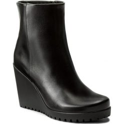 Botki GINO ROSSI - Miquela DBH093-145-E100-9900-F 99. Czarne buty zimowe damskie marki Gino Rossi, ze skóry, na obcasie. W wyprzedaży za 269,00 zł.