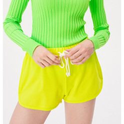 Neonowe szorty - Żółty. Żółte szorty damskie Sinsay, s, bez wzorów. Za 29,99 zł.