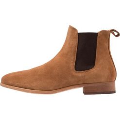 Buty zimowe męskie: Shoe The Bear CHELSEA Botki brown