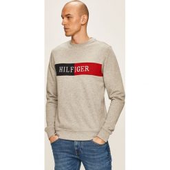 Tommy Hilfiger - Bluza. Niebieskie bluzy męskie TOMMY HILFIGER, s, z aplikacjami, z bawełny, z okrągłym kołnierzem, bez rękawów, bez kaptura. Za 539,90 zł.