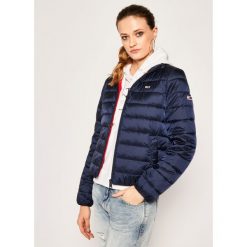 Kurtka puchowa Tommy Jeans Quilted DW0DW08030. Niebieskie kurtki damskie Tommy Jeans, s, bez wzorów, z jeansu, bez kaptura. W wyprzedaży za 599,00 zł.