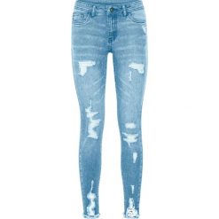Dżinsy Super Skinny "destroyed" w krótszej długości bonprix jasnoniebieski "bleached". Niebieskie jeansy damskie bonprix. Za 99,99 zł.