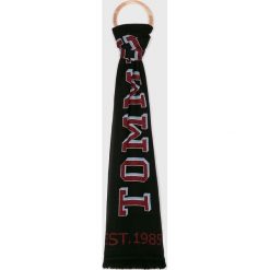 Tommy Hilfiger - Szalik. Czarne szaliki damskie TOMMY HILFIGER, z bawełny. Za 299,90 zł.