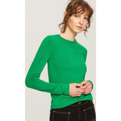 Dopasowany sweter - Zielony. Zielone swetry klasyczne damskie Reserved, l. W wyprzedaży za 24,99 zł.