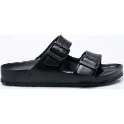 Birkenstock - Klapki Arizona Eva. Czarne klapki damskie Birkenstock, bez wzorów, z materiału, bez obcasa. Za 139,90 zł.