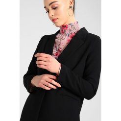 Płaszcze damskie: Gina Tricot NAIMA COAT Krótki płaszcz black
