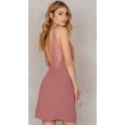 Sukienki hiszpanki: Samsoe & Samsoe Sukienka Ginni S - Brown,Pink