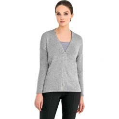 Kardigan w kolorze srebrnym. Szare swetry damskie Far Far Fashion, Ryłko by Agnes&Paul, bez wzorów. W wyprzedaży za 69,95 zł.