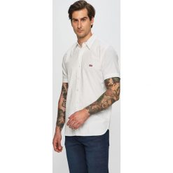 Levi's - Koszula. Białe koszule męskie Levi's®, s, bez wzorów, z bawełny, klasyczne, z klasycznym kołnierzykiem, z krótkim rękawem. W wyprzedaży za 149,90 zł.