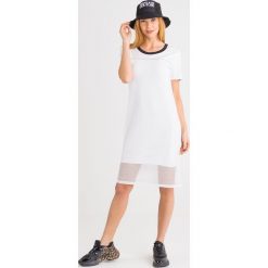 SUKIENKA liu jo sport. Białe sukienki damskie Liu Jo Sport, na imprezę, xs, z aplikacjami, z materiału, sportowe, z okrągłym kołnierzem, bez rękawów, midi, sportowe. Za 589,00 zł.