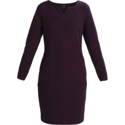 Josephine & Co ANS Sukienka letnia dark purple. Czerwone sukienki damskie letnie marki Josephine & Co, m, z elastanu. W wyprzedaży za 467,35 zł.