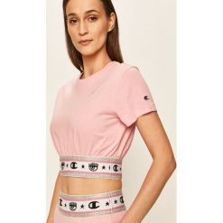 Champion - T-shirt x Chiara Ferragni. Białe bluzki damskie Champion, s, z aplikacjami, z bawełny, casualowe, z okrągłym kołnierzem. W wyprzedaży za 319,90 zł.