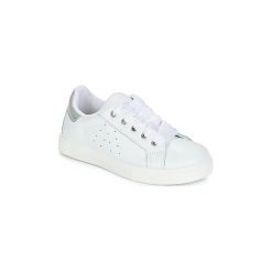 Buty Dziecko André CELINETTE. Białe trampki dziewczęce Andre, bez wzorów, bez zapięcia. Za 132,30 zł.