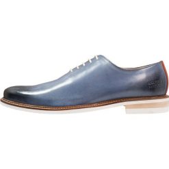 Melvin & Hamilton EROL Oksfordki moroccan blue/orange/modica white/natural. Niebieskie buty wizytowe męskie marki Melvin & Hamilton, ze skóry, na sznurówki. W wyprzedaży za 496,30 zł.