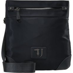Trussardi Jeans Torba na ramię blue. Niebieskie torby męskie na ramię marki Trussardi Jeans, z jeansu. W wyprzedaży za 237,30 zł.
