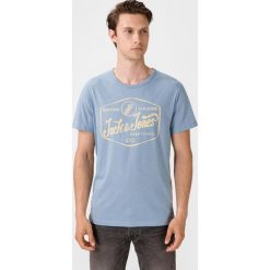 Jack & Jones Namen Koszulka Niebieski. Niebieskie podkoszulki męskie Jack & Jones, l, z haftami, z bawełny, z krótkim rękawem. Za 57,95 zł.