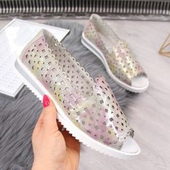 Półbuty skórzane damskie ażurowe open toe Dr.Ridel - multi. Półbuty damskie Dr.Ridel, bez wzorów, z otwartym noskiem, bez obcasa, bez zapięcia. Za 80,00 zł.