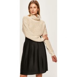 Trussardi Jeans - Sweter. Białe swetry damskie Trussardi Jeans, s, bez wzorów, z poliesteru, bez rękawów, bez kaptura. W wyprzedaży za 479,90 zł.