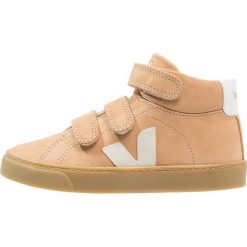 Veja ESPLAR MID SMALL Tenisówki i Trampki wysokie desert pierre. Brązowe trampki męskie marki Veja, z tworzywa sztucznego. Za 399,00 zł.