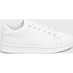 Vero Moda - Buty. Białe buty sportowe damskie Vero Moda, bez wzorów, ze skóry, sportowe. W wyprzedaży za 99,90 zł.