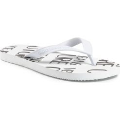 Japonki VERSACE JEANS COUTURE - E0YVBSQ7 71403 003. Białe klapki męskie Versace Jeans Couture, z jeansu, bez zapięcia. W wyprzedaży za 149,00 zł.