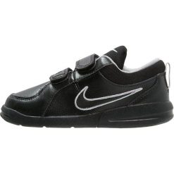 Buty sportowe chłopięce: Nike Performance PICO 4 Obuwie treningowe black/metallic silver