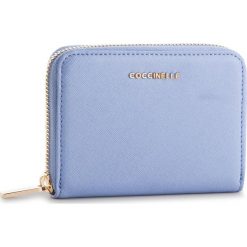 Duży Portfel Damski COCCINELLE - DW1 Metallic Saffiano E2 DW1 11 02 01 Cosmic Lilac B05. Niebieskie portfele damskie marki Coccinelle, ze skóry. Za 449,90 zł.