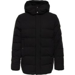Kurtka zimowa Woolrich WOLOW0009 UT1046. Niebieskie kurtki męskie Woolrich, na zimę, xxl, bez wzorów, z poliesteru, bez kaptura. W wyprzedaży za 1069,00 zł.