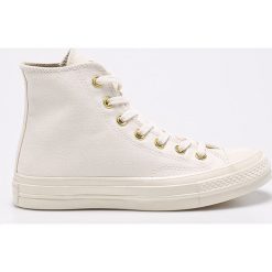 Converse - Trampki. Białe trampki i tenisówki damskie marki Converse, bez wzorów, z materiału, na sznurówki. W wyprzedaży za 299,90 zł.