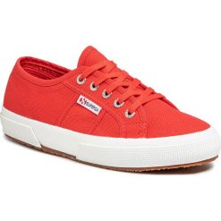 Tenisówki SUPERGA - 2750 Cotu Classic S000010 Red/White C90. Czerwone półbuty damskie Superga, bez wzorów, z gumy, bez zapięcia. Za 239,00 zł.