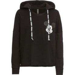 Bluza z kapturem i nadrukiem Myszki Miki bonprix czarny. Czarne bluzy z kapturem damskie marki bonprix, z nadrukiem. Za 99,99 zł.