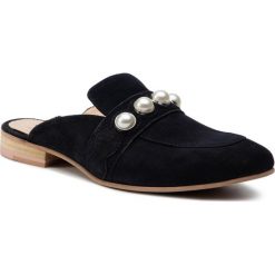 Klapki JOOP! - Aperta 4140004430 Dark Blue 402. Niebieskie klapki damskie JOOP!, z aplikacjami, ze skóry, bez obcasa, na obcasie. W wyprzedaży za 219,00 zł.
