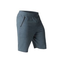 Spodenki Slim dłuższe Gym & Pilates 520 męskie. Szare spodenki sportowe męskie marki DOMYOS, z bawełny. W wyprzedaży za 39,99 zł.