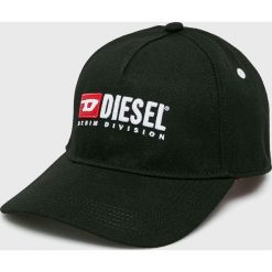 Diesel - Czapka. Czarne czapki damskie marki Diesel, z poliesteru. W wyprzedaży za 139,90 zł.