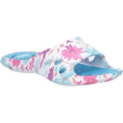Turkusowe klapki w kwiatki mozaika American A083-170417-3. Niebieskie klapki damskie marki American, w kwiaty, bez obcasa. Za 29,99 zł.
