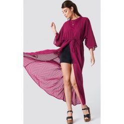NA-KD Boho Sukienka-płaszcz z szyfonu - Purple. Fioletowe płaszcze damskie marki NA-KD Boho, bez wzorów, z szyfonu, boho. W wyprzedaży za 80,97 zł.