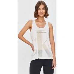 Calvin Klein Jeans - Top. Białe topy damskie Calvin Klein Jeans, m, z nadrukiem, z bawełny, bez rękawów. Za 179,90 zł.