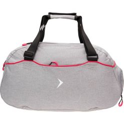 Torba sportowa damska TPD603 - chłodny jasny szary - Outhorn. Szare torby podróżne marki Outhorn, z materiału. W wyprzedaży za 59,99 zł.