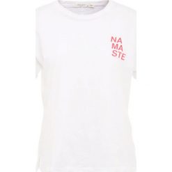 T-shirty damskie: rag & bone NAMASTE VINTAGE CREW Tshirt z nadrukiem white