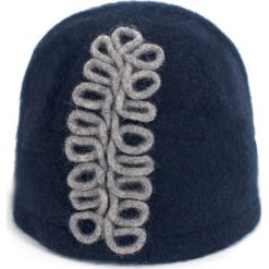 Czapka damska Esy floresy granatowa (cz15373). Brązowe czapki zimowe damskie marki Art of Polo. Za 56,30 zł.