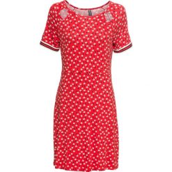 Sukienka shirtowa bonprix truskawkowy z nadrukiem. Czerwone sukienki damskie bonprix, na lato, w paski, z okrągłym kołnierzem, z krótkim rękawem, krótkie, mini. Za 79,99 zł.