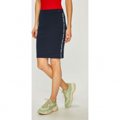 Tommy Jeans - Spódnica. Niebieskie spódniczki damskie Tommy Jeans, na co dzień, s, bez wzorów, z elastanu, casualowe, z podwyższonym stanem, mini, ołówkowe. W wyprzedaży za 219,90 zł.
