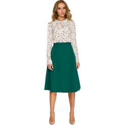 Spódnica lekko rozkloszowana - zielona. Zielone spódniczki damskie Style, na co dzień, s, bez wzorów, z elastanu, biznesowe, midi, rozkloszowane. W wyprzedaży za 109,00 zł.