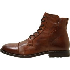 ALDO KAORERIA Botki sznurowane cognac. Brązowe botki męskie ALDO, z materiału, na sznurówki. Za 669,00 zł.