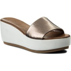 Klapki damskie: Klapki INUOVO – 8695 Pewter
