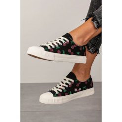 Czarne trampki sznurowane casu 20n2/b. Czarne trampki dziewczęce Casu, bez wzorów, z materiału, na sznurówki. Za 39,99 zł.
