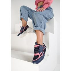 Granatowe Sneakersy Rockmere. Niebieskie buty sportowe damskie Renee, bez wzorów, sportowe. Za 89,99 zł.