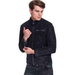 Kurtka ze stójką ze skóry ekologicznej. Szare kurtki męskie Top Secret, na zimę, m, bez wzorów, ze skóry ekologicznej, eleganckie, bez kaptura. W wyprzedaży za 119,99 zł.