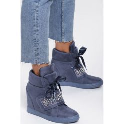 Niebieskie Sneakersy Want Me. Niebieskie koturny damskie Renee, z satyny. Za 99,99 zł.