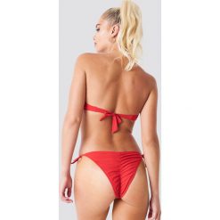 Stroje dwuczęściowe damskie: NA-KD Swimwear Dół bikini z marszczeniem – Red